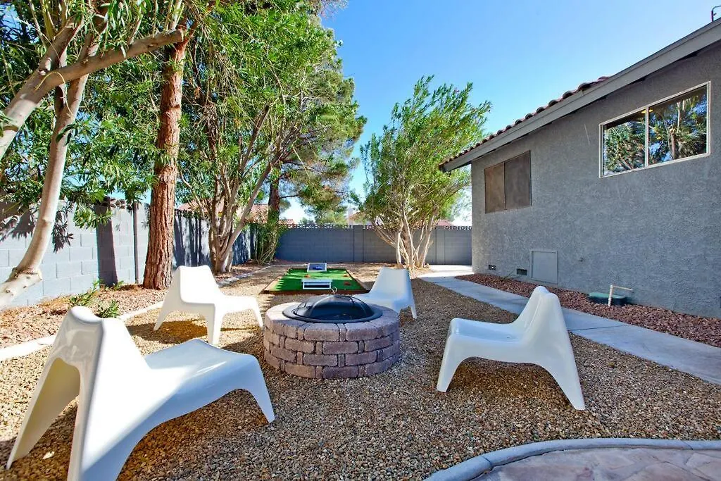 Bright, Modern 4Br With Beautiful Backyard & Pool! Villa Las Vegas Holiday home