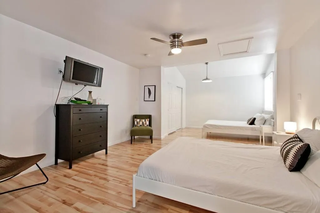 Holiday home Bright, Modern 4Br With Beautiful Backyard & Pool! Villa Las Vegas